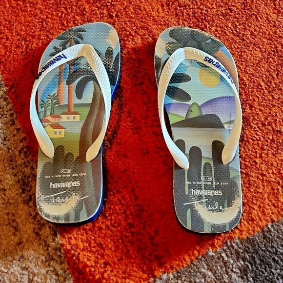 Like New Havaianas flops - Picture 1 of 4